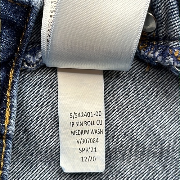 GAP Maternity Cuffed Shorts Size 33 / 16 R - Picture 9 of 16